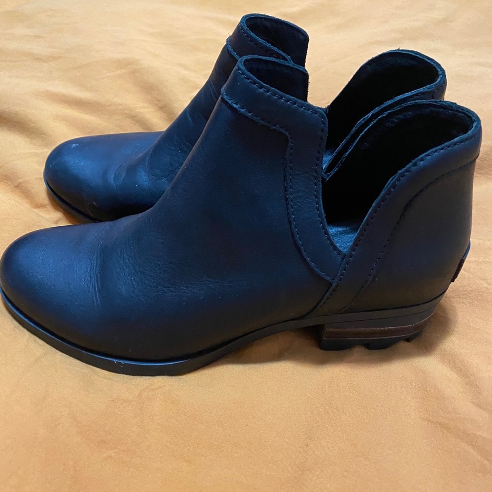 Sore Lola bootie size 6.5